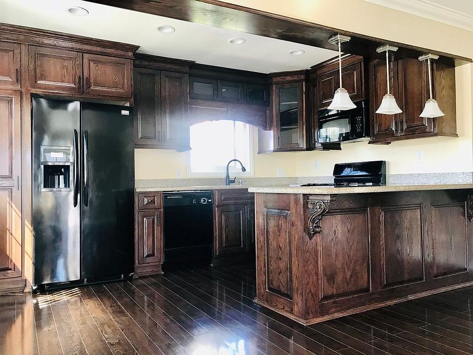 1st image of 1639 Colby Ave #4