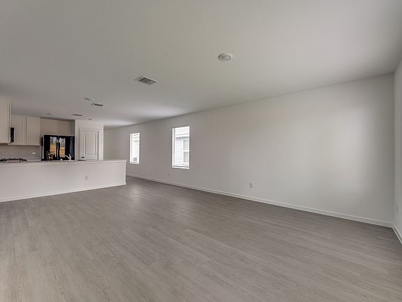 2nd image of 1441 Erie Dr