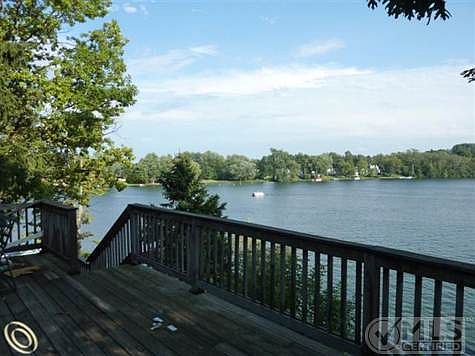 Lakeview from deck.JPG