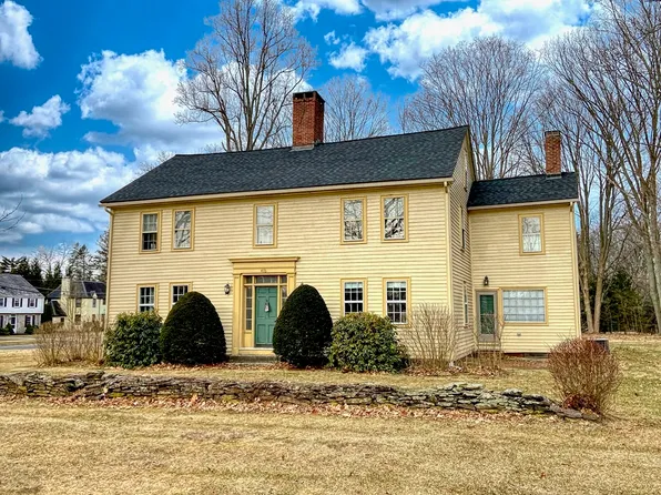 476 Longmeadow St, Longmeadow, MA 01106