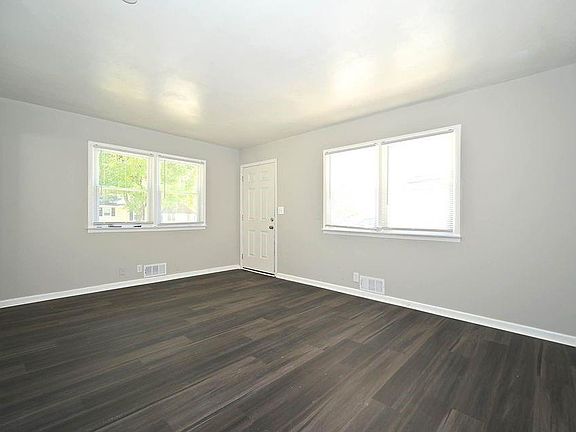 4th image of 1528 S Cedar Ave