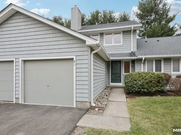 81 Sunset Ct, Mahwah, NJ 07430