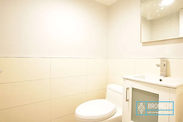 Rented by null | media 8