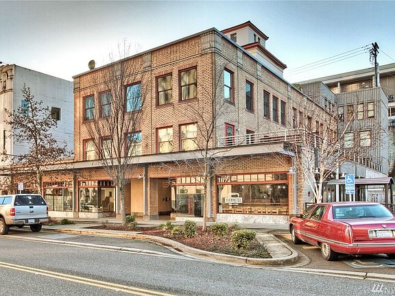 2nd image of 744 Market St Unit 201