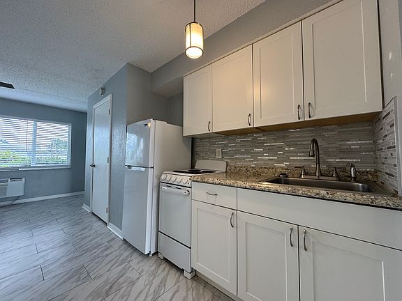 2nd image of 3817 Del Prado Blvd S APT 107