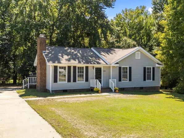 1101 Robinfield Dr, Raleigh, NC 27603