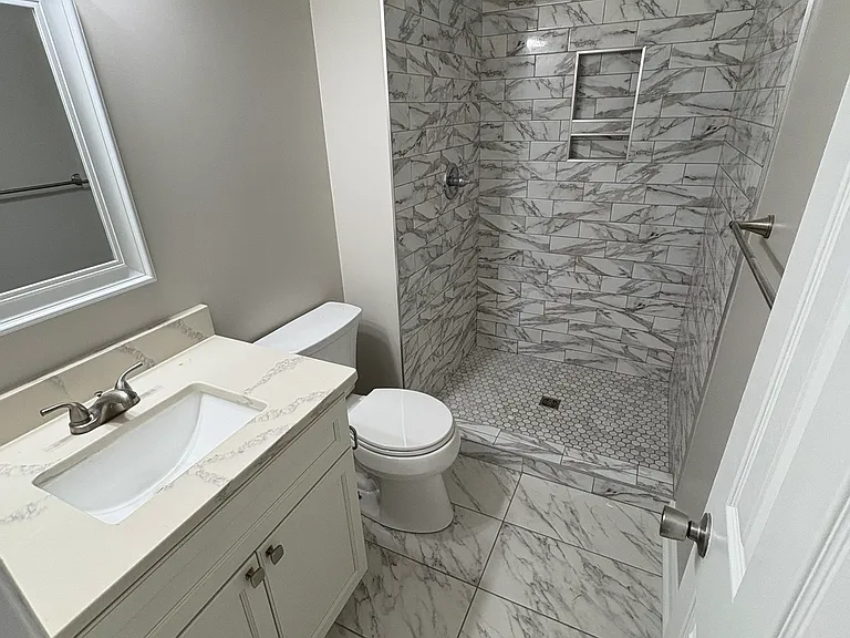 Primary Full Bath View #1