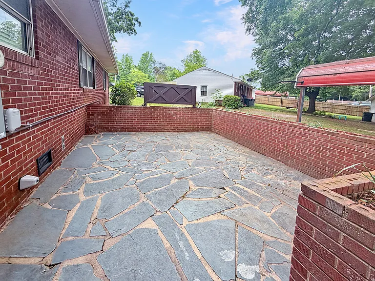 527 Katherine Ave — Photo 11
