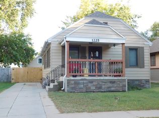 1225 W Division St, Grand Island, NE 68801