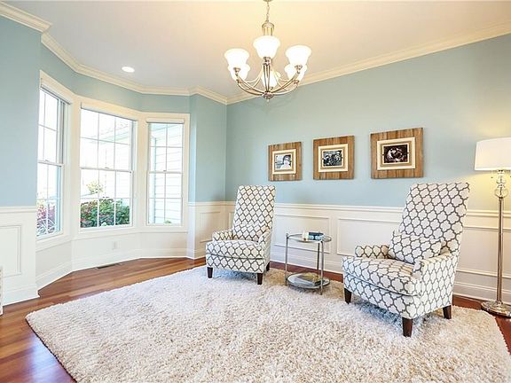 5th image of 16 Pepperwood Ct
