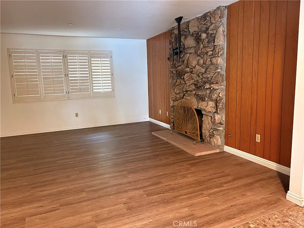 4 bed, 2042 sqft, $3,800 — Photo 3