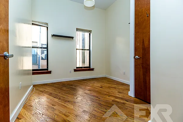 Rented by EXR | media 5