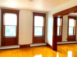 23 Essex St APT 5L, Holyoke, MA 01040