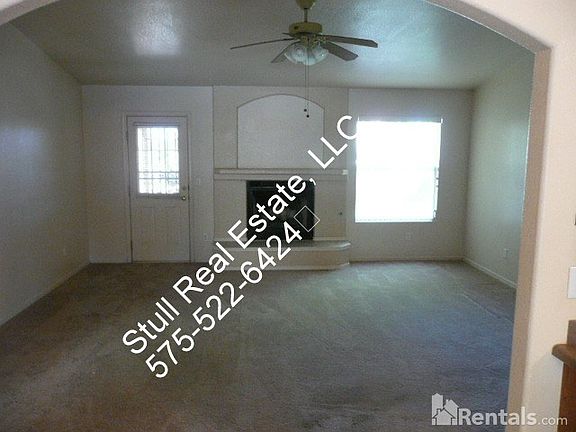 4th image of 1012 Aguilera Ct