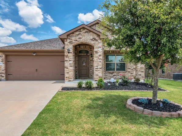 9312 Fox Hill Dr, Fort Worth, TX 76131