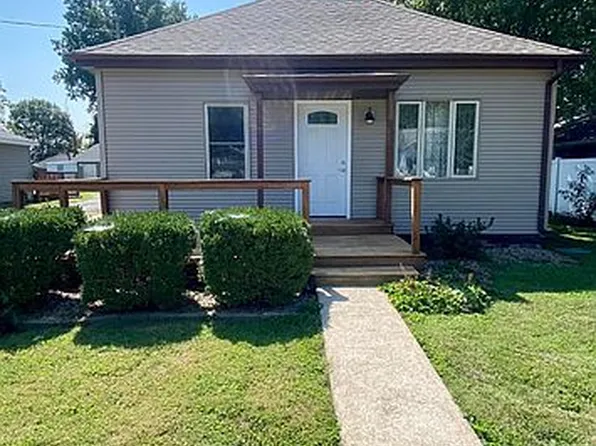826 W Market St, Taylorville, IL 62568