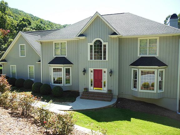 2nd image of 1370 Mountain Circle Dr