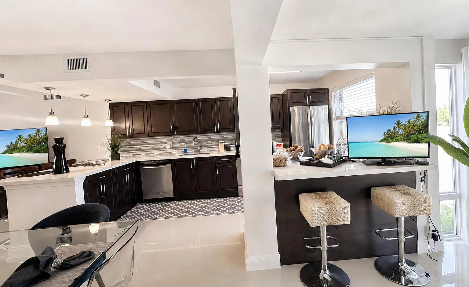 1 bed, 1.5 bath, 950 sqft, $2,900 — Photo 3
