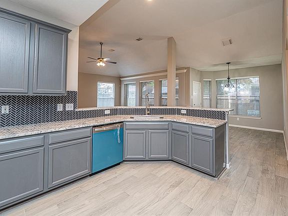 5th image of 406 N Marathon Way