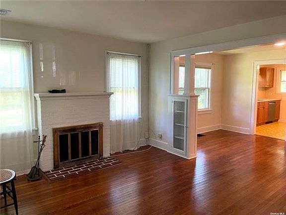 2nd image of 7 Chestnut St