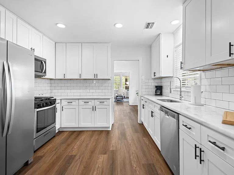 1801 N Polk St — Photo 26