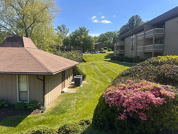3rd image of 5821 Royal Ridge Dr Unit E