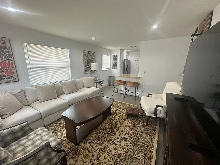 300 Central Dr — Photo 1