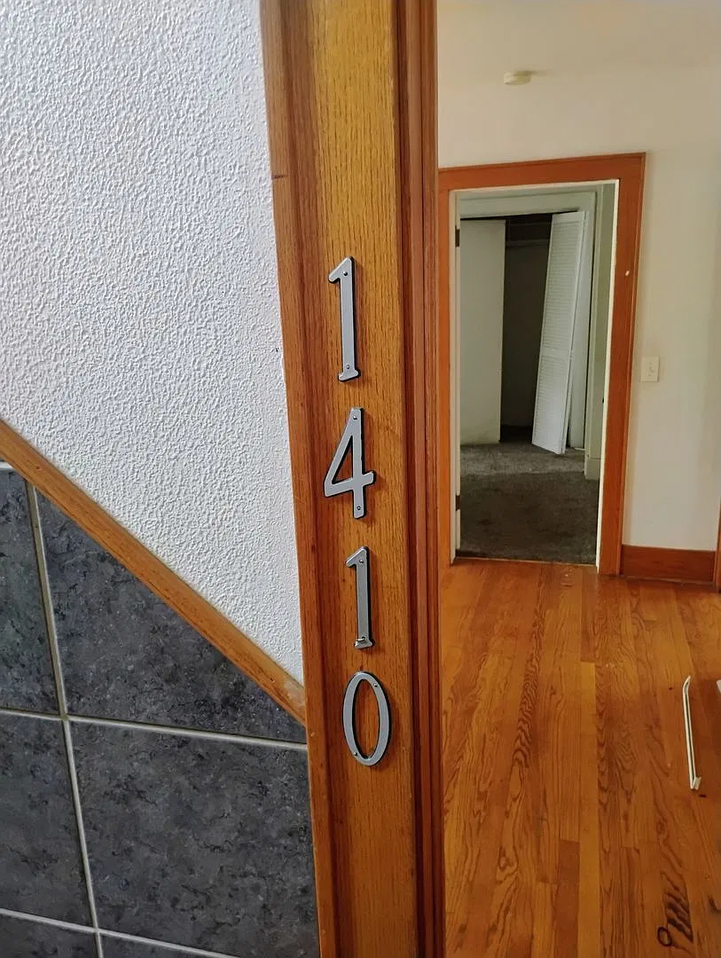 Kamp's Court Apartments — Photo 2