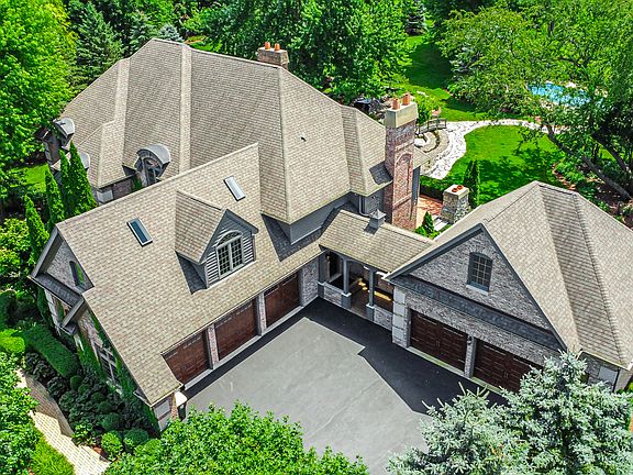 4th image of 38W497 Clubhouse Dr