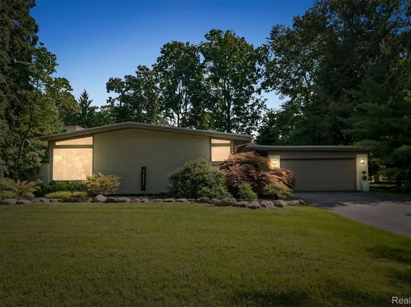 921 Arden Ln, Birmingham, MI 48009