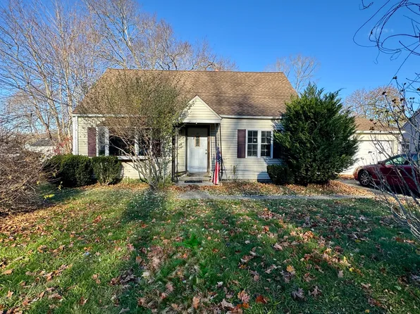 9 Warwick Lane, East Haven, CT 06512