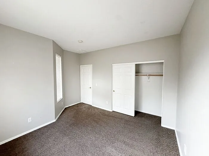 2421 W Ellis St — Photo 33