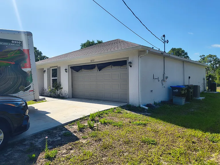 8257 Amendola Ave — Photo 3