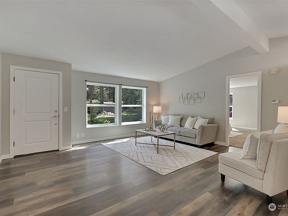 5th image of 22609 184th St Court E