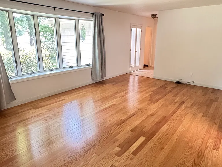 8 Midwood Rd — Photo 15