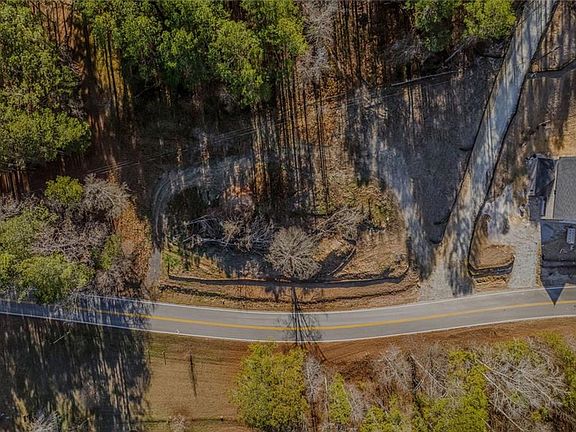 4th image of 1565 Whitley Rd