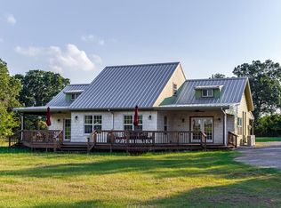 9201 Deep Well Rd, Hearne, TX 77859