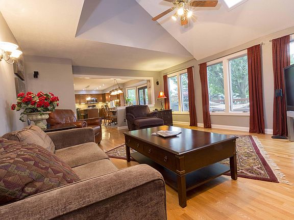 4th image of 12691 Oakmere Dr