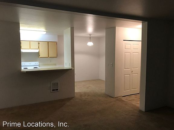 3rd image of 3007 Borst Ave APT G2
