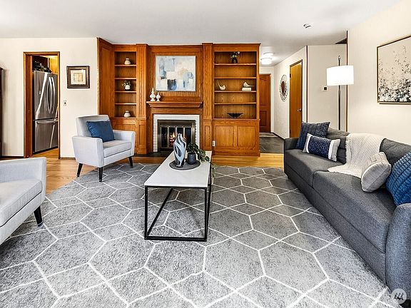 4th image of 9325 217th Place SW