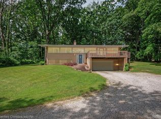 336 S Garner Rd, Milford, MI 48380