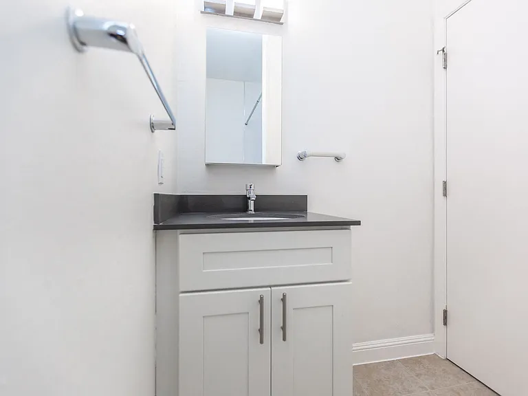 2385 Folsom — Photo 11