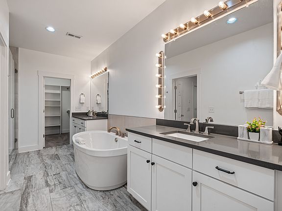 4th image of 1815 Ridley Blvd Room C