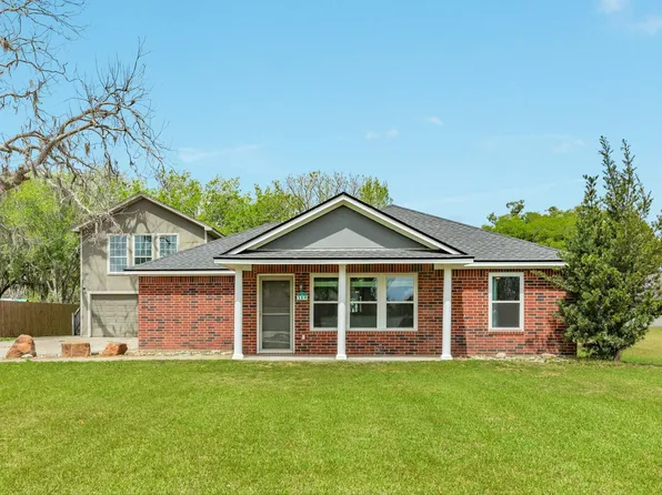 318 S Amherst Dr, West Columbia, TX 77486
