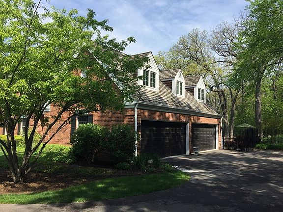 5th image of 10 Pembroke Dr