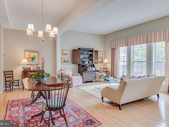 5th image of 4613 Lambert Pl