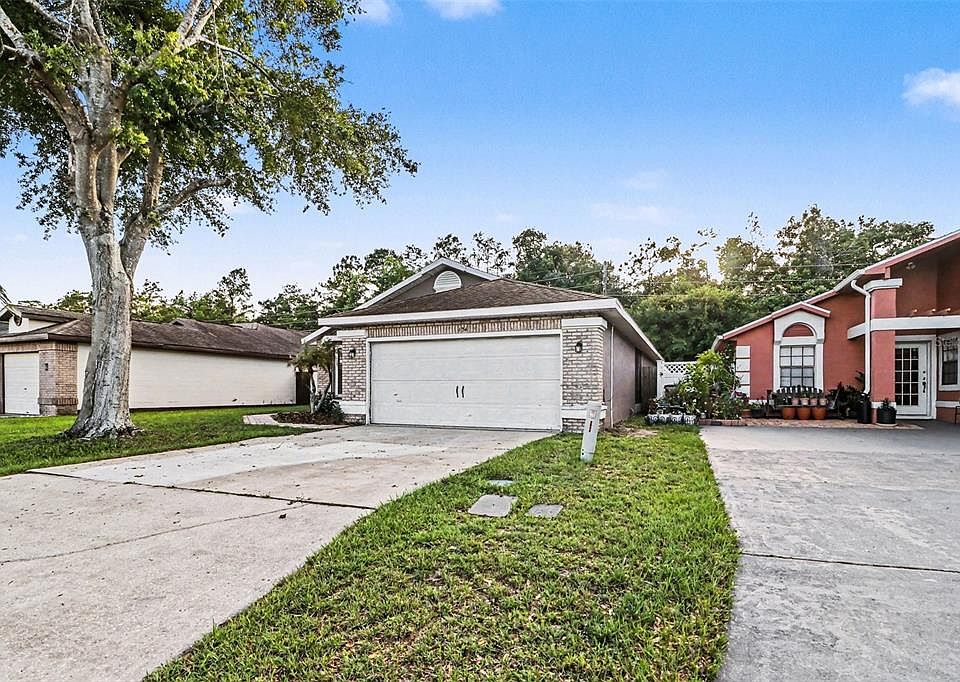 1st image of 134 CORALWOOD CIRCLE