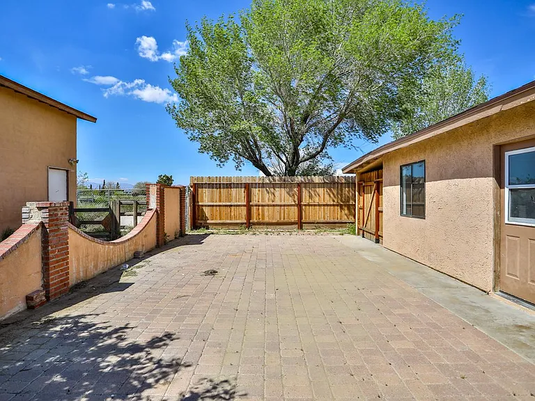 7033 W Avenue A2 — Photo 38