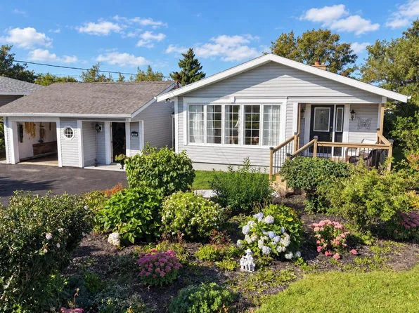 54 Currie St, Glace Bay, NS B1A 5E4