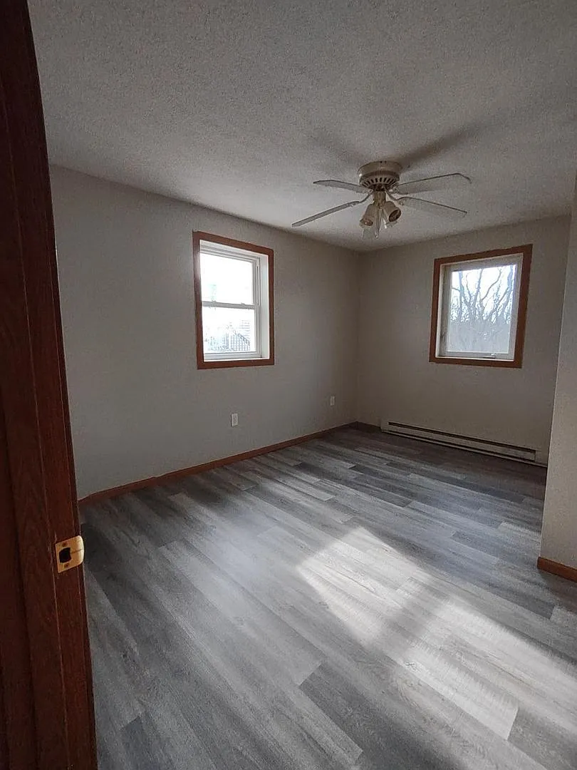 133 E. Mechanic St — Photo 4